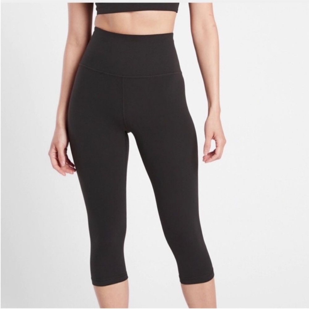 Athleta Ultra High Rise Elation Capri Black Size‎ Large